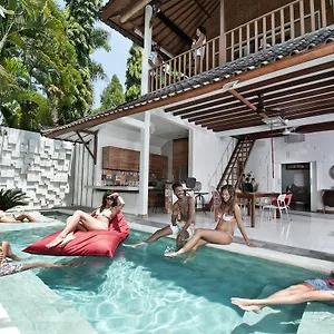 Villa 3br Hari - Minggu, Seminyak (Bali)
