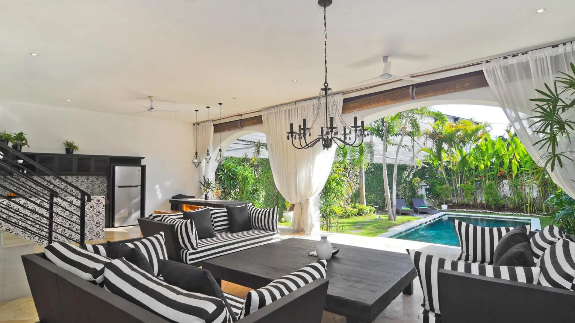 Villa Roma Seminyak Near Bintang Supermarket